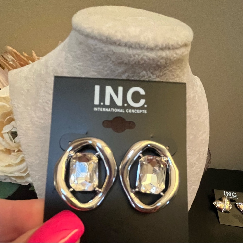 New! INC Silver with Sparkle Middle Stone Pierced Earrings Fashion Jewelry - Picture 5 of 7